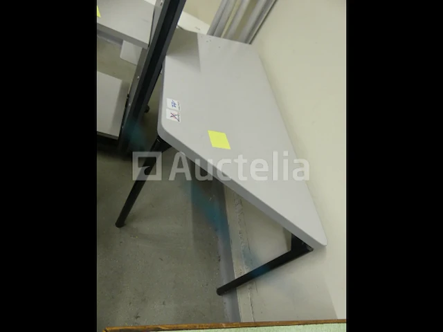 Planken op wielen en trapeziumvormige tafel - afbeelding 7 van  7