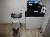 Planningbord, radio philips, printer hp laserjet pro mfp m425dn, 2 vuilemmers (44,45,46,47) - afbeelding 1 van  4