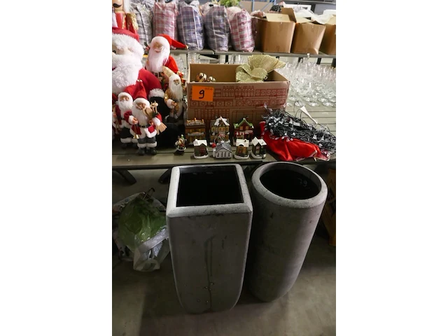 Plantenbakken + kerstmateriaal - afbeelding 1 van  5