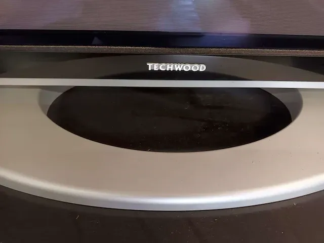 Plasma tv techwood 107 cm met 2 boxen - afbeelding 2 van  4