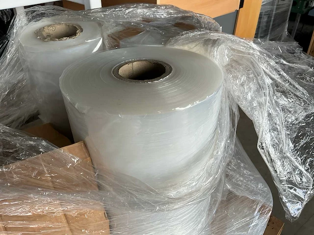 Plastic folierol 50 mic (12x) - afbeelding 1 van  4