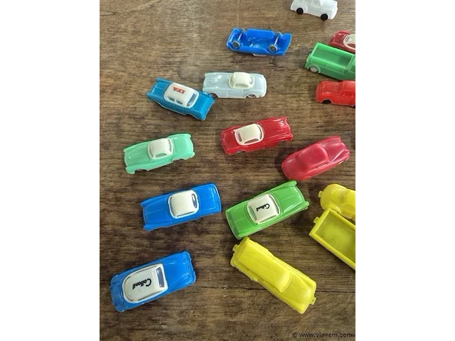 Plastiek autos - afbeelding 2 van  3