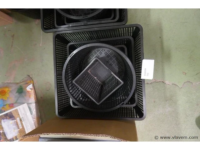 Plastiek potten voor vijver - afbeelding 1 van  1