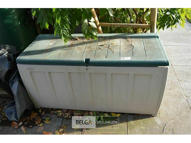 Plastieken tuinopbergbox met inhoud - afbeelding 1 van  3