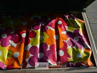 Plastieken tuinopbergbox met inhoud - afbeelding 3 van  3