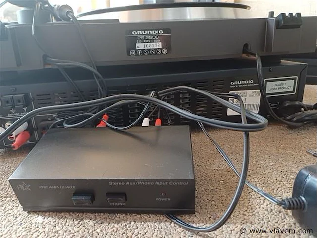 Platendraaier + cd met versterker - afbeelding 4 van  4