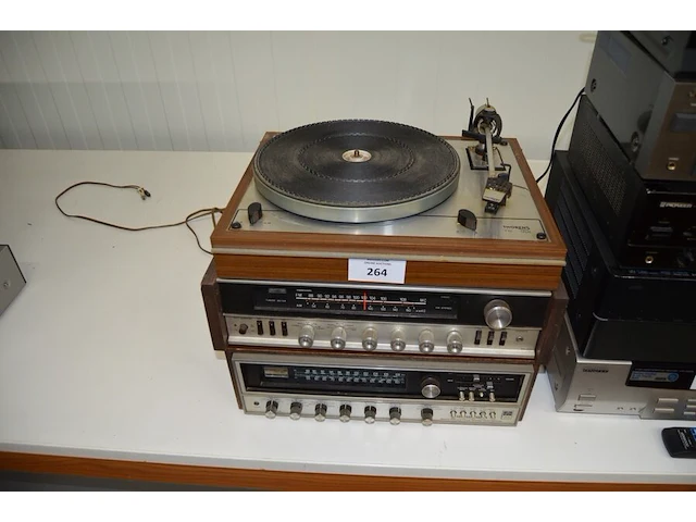 Platenspeler thorens td-166, radio tuner teleton srq-602x, radio tuner fisher 801 - afbeelding 7 van  11