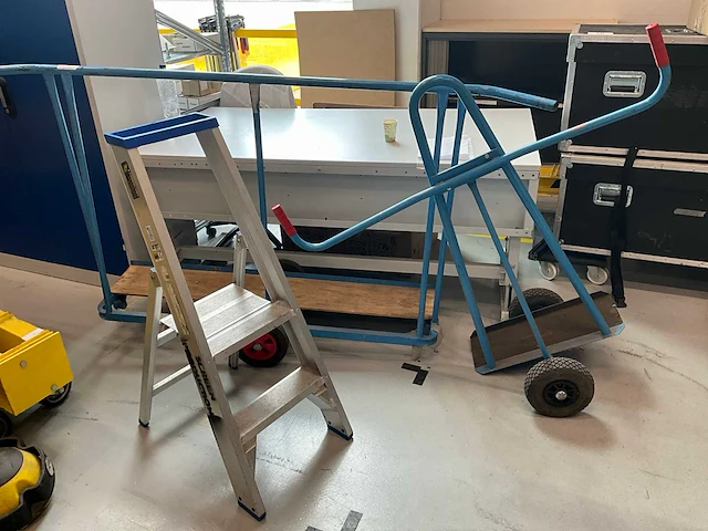 Platenwagens (2x) + trap - afbeelding 1 van  5