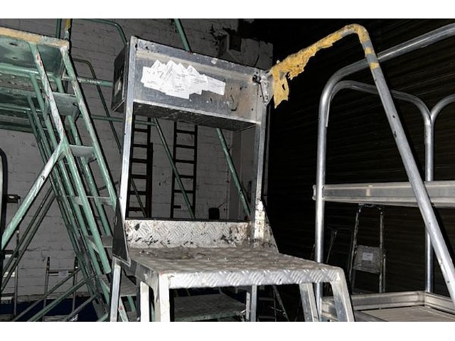 Platformladder, mobiel - afbeelding 2 van  5