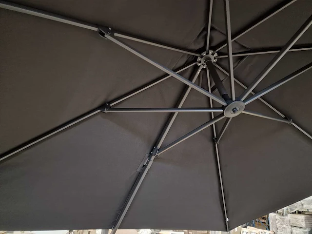 Platinum premium zweefparasol challenger t1 300x300cm zwart - afbeelding 3 van  7