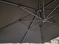 Platinum premium zweefparasol challenger t1 300x300cm zwart - afbeelding 3 van  7