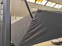 Platinum premium zweefparasol challenger t1 dia 350cm zwart - afbeelding 4 van  6