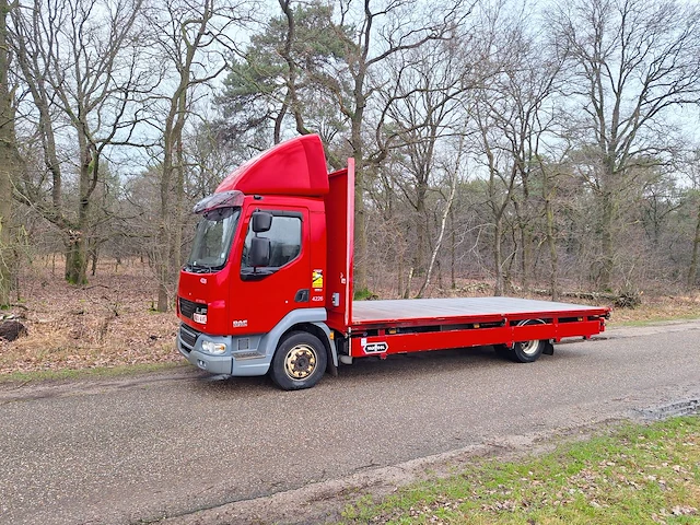 Platte laadbak vrachtwagen daf lf45 diesel 2009 - afbeelding 1 van  1
