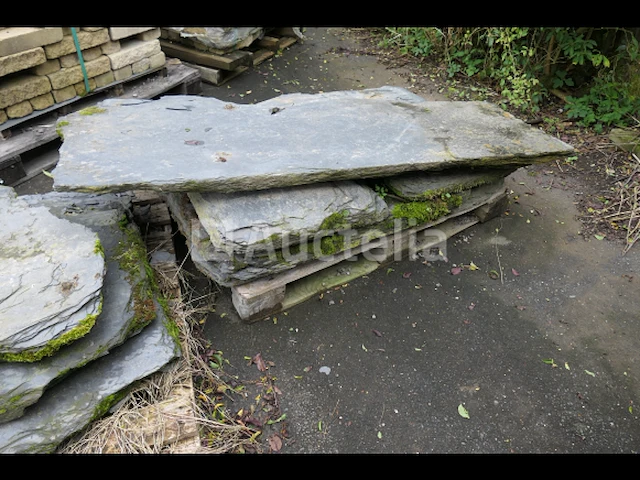Platte leisteen, betonblokken, hardsteen - afbeelding 6 van  10