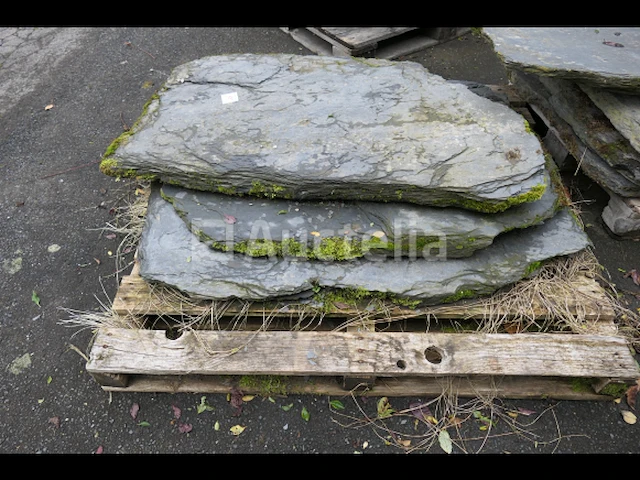 Platte leisteen, betonblokken, hardsteen - afbeelding 7 van  10