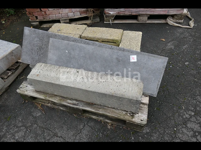 Platte leisteen, betonblokken, hardsteen - afbeelding 10 van  10