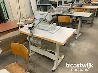 Platte naad naaimachine - afbeelding 2 van  8