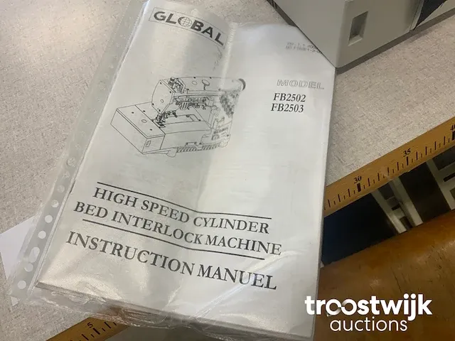Platte naad naaimachine - afbeelding 8 van  8