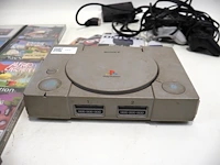 Playstation 1 met spellen (plm 20) - afbeelding 2 van  9