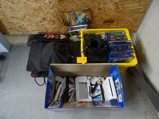 Playstation 2 console + wii console - afbeelding 1 van  16