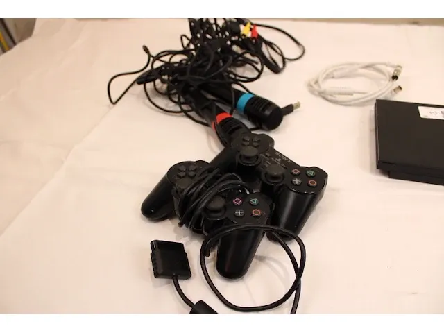 Playstation 2 met 2 controllers - afbeelding 5 van  5