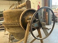 Plevam betonmolen - afbeelding 4 van  5