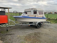 Plezierboot en trailer - afbeelding 1 van  7