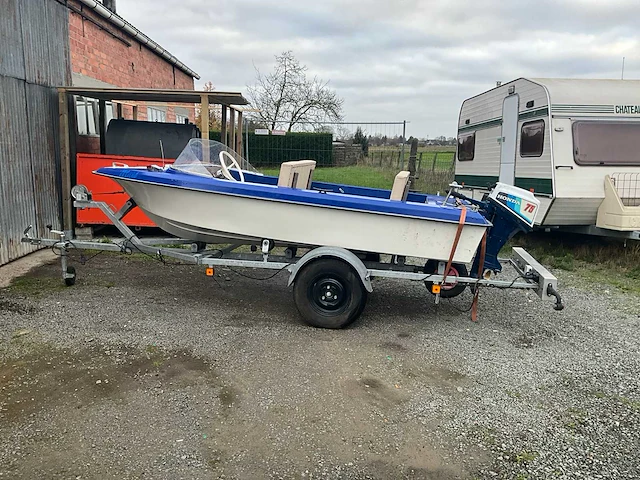 Plezierboot en trailer - afbeelding 2 van  7