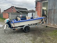 Plezierboot en trailer - afbeelding 4 van  7