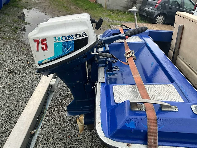 Plezierboot en trailer - afbeelding 7 van  7