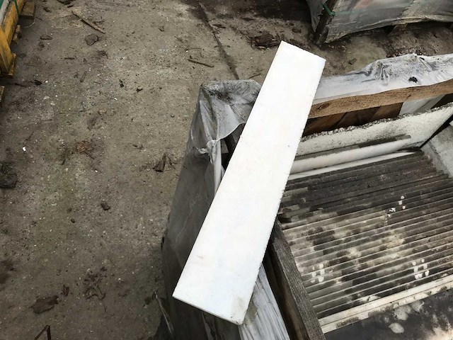 Plinten ca. 142,40 lm bianca rossa - afbeelding 1 van  2