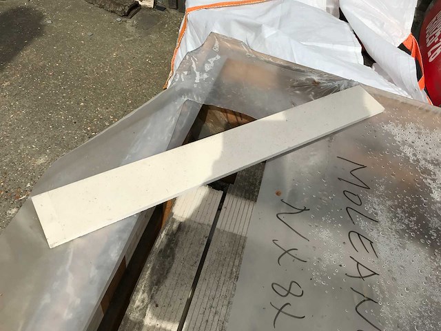 Plinten ca. 158,6 lm - afbeelding 1 van  2