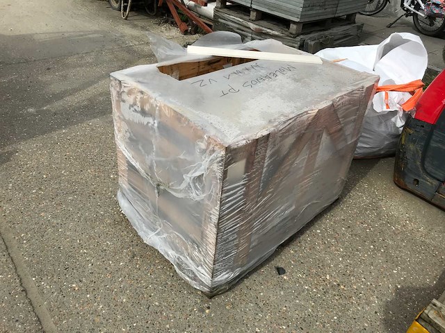 Plinten ca. 158,6 lm - afbeelding 2 van  2