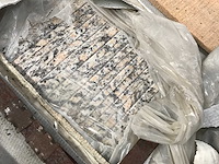 Plinten yellow tiger poli ca 334 lm - afbeelding 1 van  3