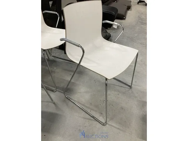 Plm 10 diverse metalen stoelen - afbeelding 3 van  4