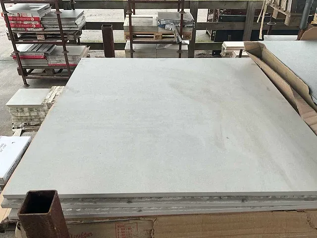 Plm 10 m2 porseleinen tegels kera-mik 60x60 cm - afbeelding 1 van  6