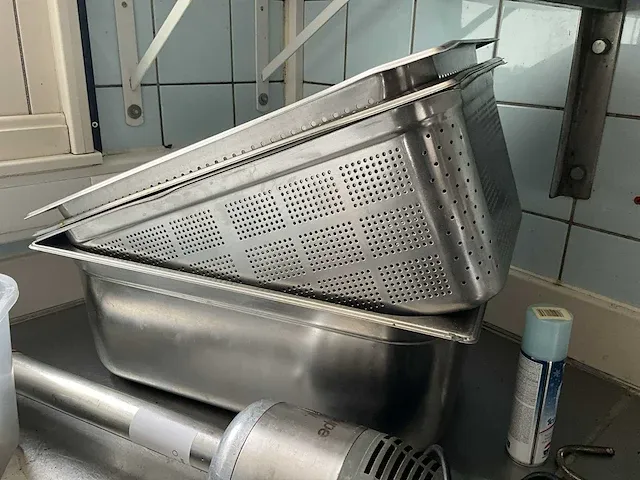 Plm 100 diverse rvs gastronorm bakken - afbeelding 3 van  6