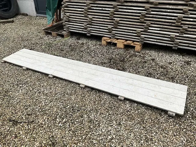 Plm 100 m2 houten plankenvloer - afbeelding 1 van  6