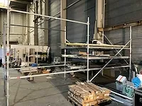 Plm. 100 m2 stellingmateriaal en rolsteigercombinatie layher en altrex