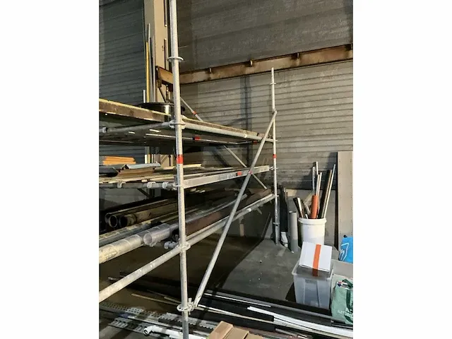 Plm. 100 m2 stellingmateriaal en rolsteigercombinatie layher en altrex - afbeelding 38 van  41