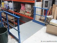 Plm 100m² mezzanine bestaande uit plm 50 dragende leggers, houten bovenvloer, railing en trap - afbeelding 11 van  11