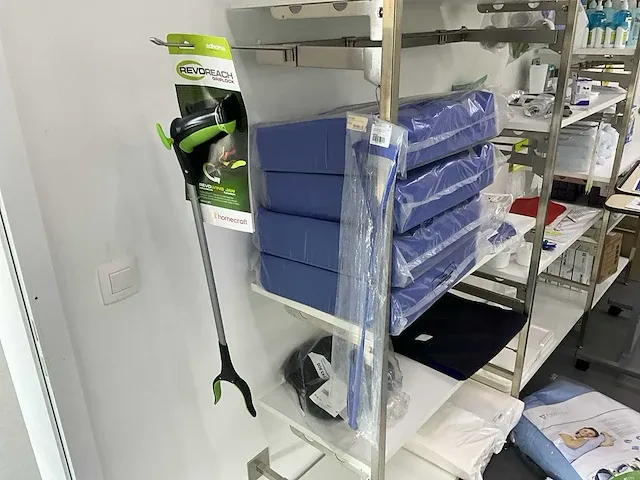 Plm 110 diverse medische hulpmiddelen - afbeelding 23 van  32