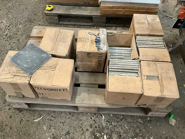 Plm. 115 dalstenen/tegels vilvordit 20x20 - afbeelding 7 van  7