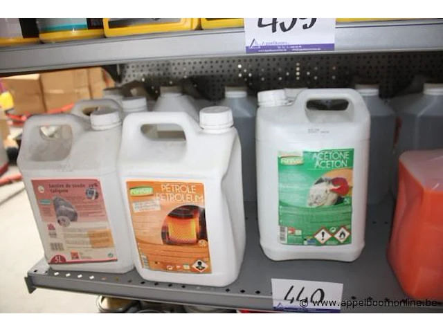 Plm 12 bidons diverse wo. aceton, zeep, etc - afbeelding 1 van  2
