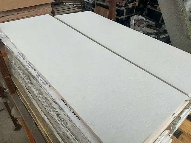 Plm 12,96 m2 porseleinen tegels ozone snow 30x90 cm - afbeelding 1 van  7