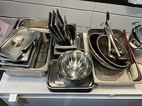 Plm 13 diverse rvs gastronorm bakken/schalen en enig keukengerei - afbeelding 1 van  6