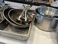 Plm 13 diverse rvs gastronorm bakken/schalen en enig keukengerei - afbeelding 3 van  6