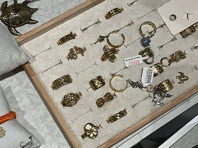 Plm 135 diverse dames sieraden en juwelen - afbeelding 9 van  14