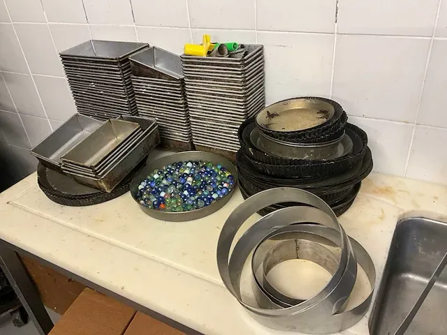 Plm 140 diverse bakvormen + plm 800 kartonnen cakevormen - afbeelding 3 van  16