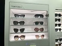 Plm 145 zonnebrillen chloe, prada, bvlgari - afbeelding 12 van  19